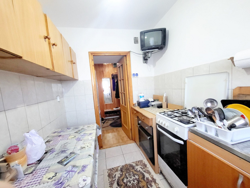 Milcov - Apartament 3 cam semidecomandat, etaj 3/4, mobilat