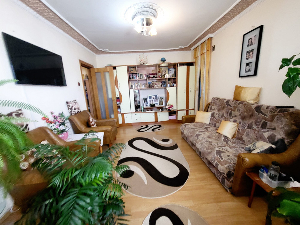 Apartament 3 camere semidecomandat, etaj 3/4, mobilat, Orizontului