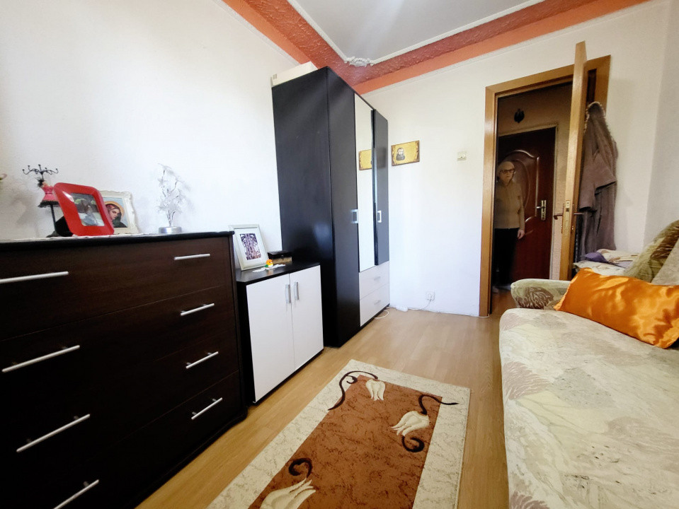 Apartament 3 camere semidecomandat, etaj 3/4, mobilat, Orizontului