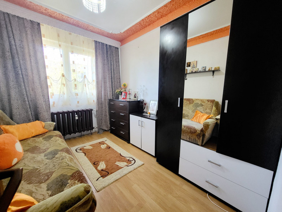 Apartament 3 camere semidecomandat, etaj 3/4, mobilat, Orizontului