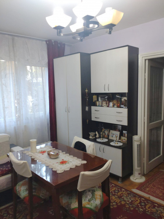 Apartament 3 camere, zona Centrală – Parcul Cancicov, etaj 1 din 4, spatios