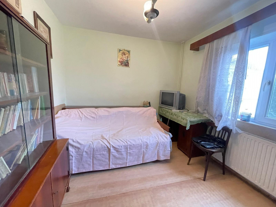 NORD - 22 decembrie, Apartament 2 cam, etaj 3, bucatarie mare, bloc 1980