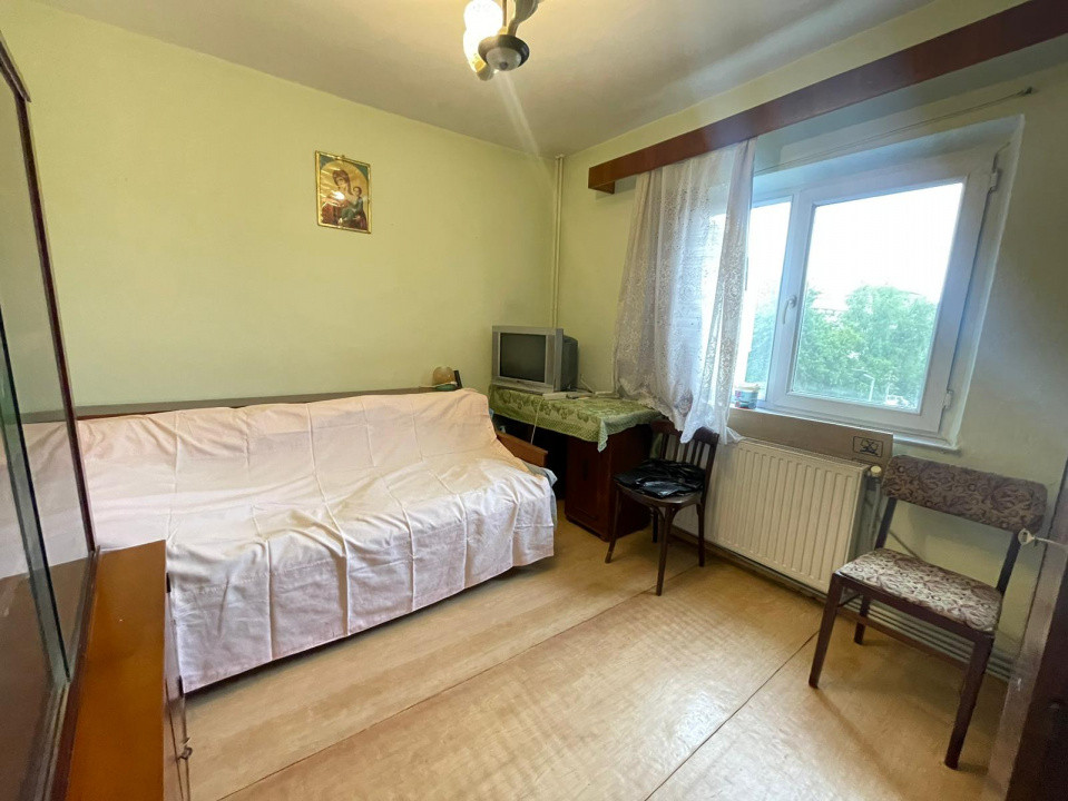 NORD - 22 decembrie, Apartament 2 cam, etaj 3, bucatarie mare, bloc 1980