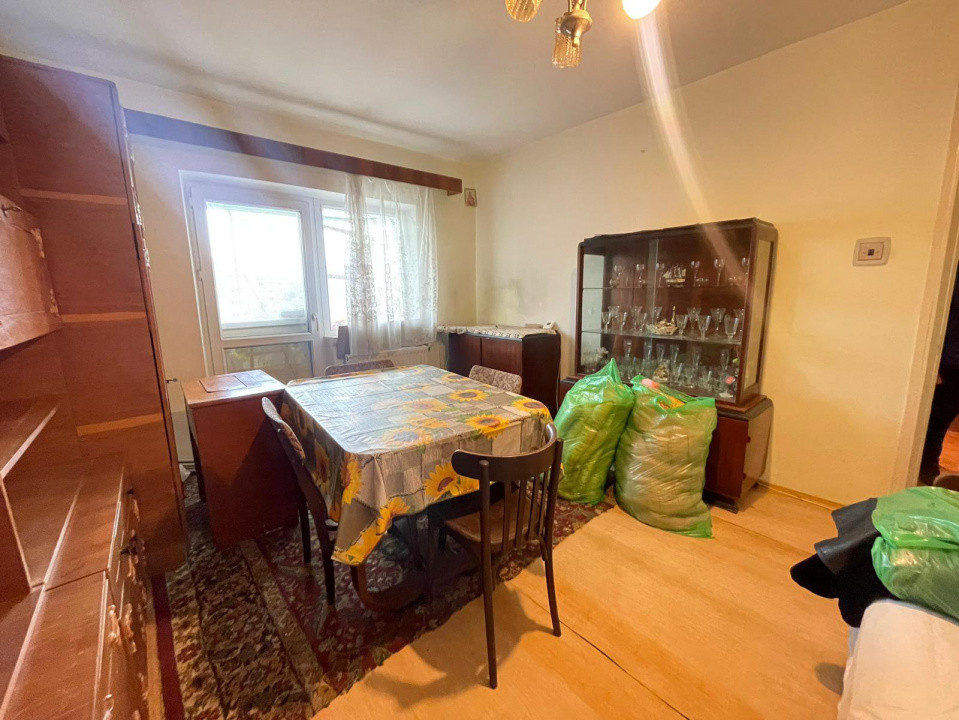 NORD - 22 decembrie, Apartament 2 cam, etaj 3, bucatarie mare, bloc 1980