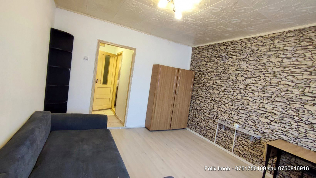 Garsoniera mobilata, langa autogara