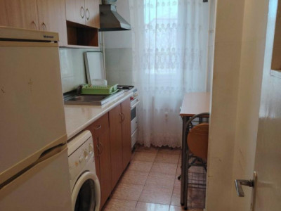 Vând apartament 2 camere decomandate, zona Narcisa, etaj mic