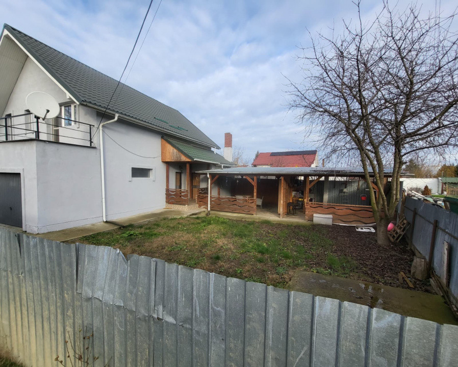 Letea Veche Casa P+M din caramida, an 2006, living + 3 Dormitoare