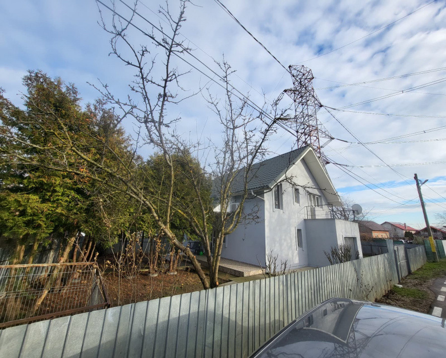 Letea Veche Casa P+M din caramida, an 2006, living + 3 Dormitoare