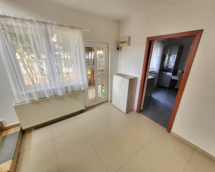 Letea Veche Casa P+M din caramida, an 2006, living + 3 Dormitoare