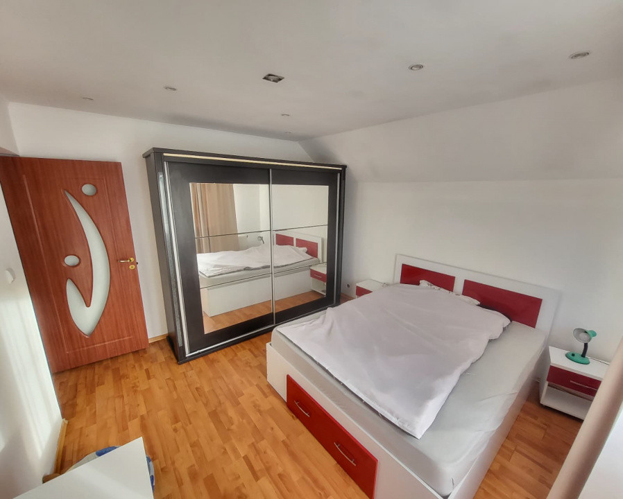 Letea Veche Casa P+M din caramida, an 2006, living + 3 Dormitoare