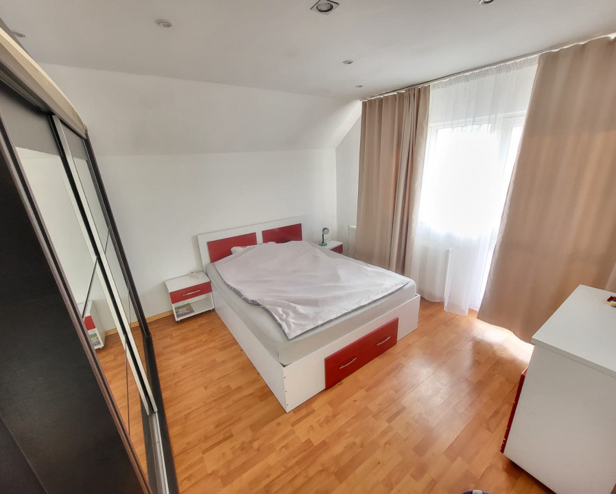 Letea Veche Casa P+M din caramida, an 2006, living + 3 Dormitoare