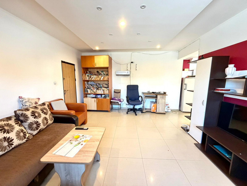 Letea Veche Casa P+M din caramida, an 2006, living + 3 Dormitoare