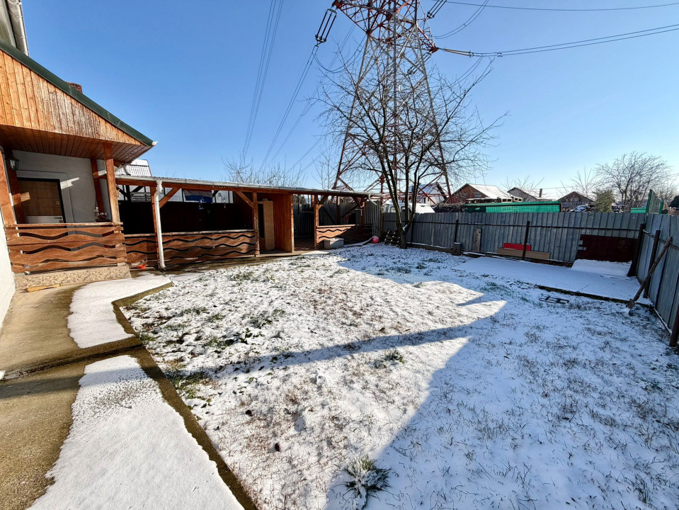 Letea Veche Casa P+M din caramida, an 2006, living + 3 Dormitoare