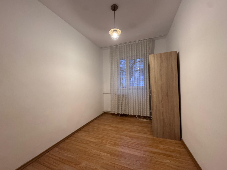 vand apartament