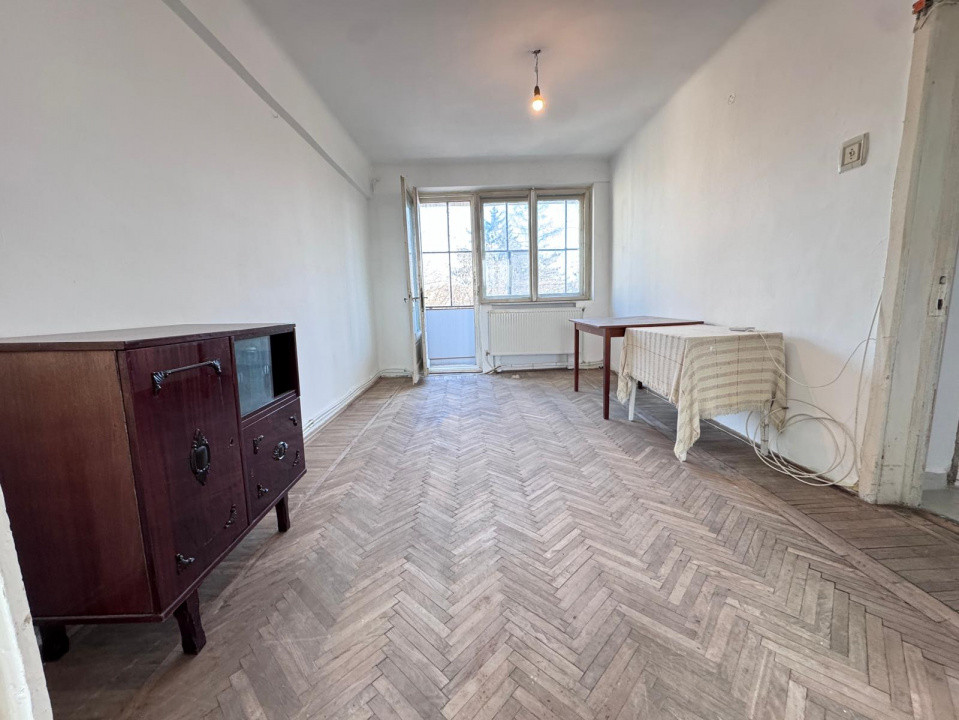 Centru - Hotel Decebal. Apartament 2 cam, etaj 3, cu centrala