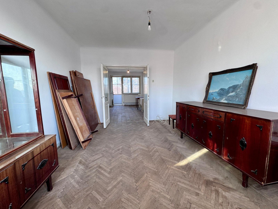 Centru - Hotel Decebal. Apartament 2 cam, etaj 3, cu centrala