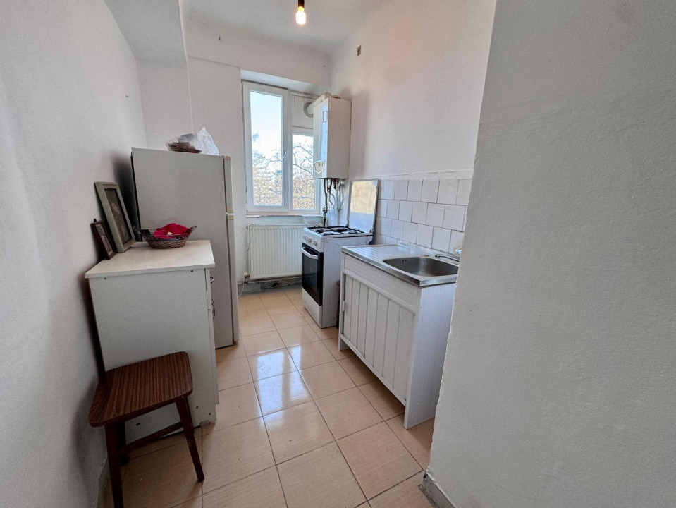 Centru - Hotel Decebal. Apartament 2 cam, etaj 3, cu centrala