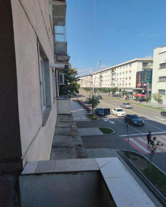 Apartament 2 camere – Ultracentral, Bacău, etaj 1/4 cu cetrala termica