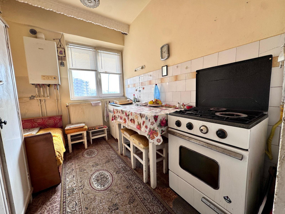 Apartament 2 camere – Ultracentral, Bacău, etaj 1/4 cu cetrala termica