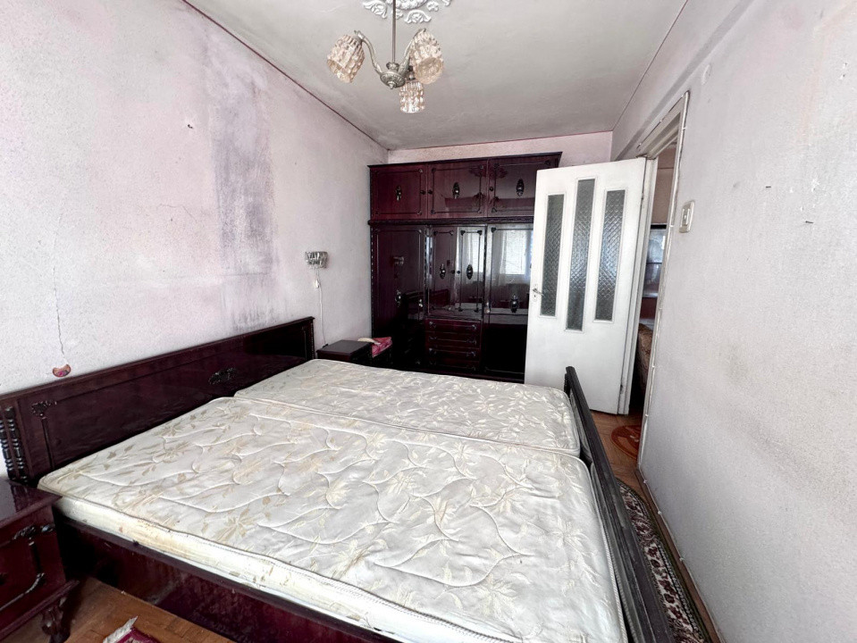 Apartament 2 camere – Ultracentral, Bacău, etaj 1/4 cu cetrala termica