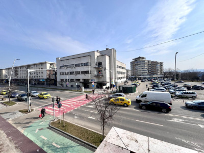 Apartament 2 camere – Ultracentral, Bacău, etaj 1/4 cu cetrala termica