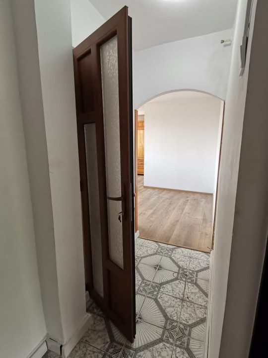 Apartament 2 camere – transformat i garsoiera, 33 mp, zona Piața Sud