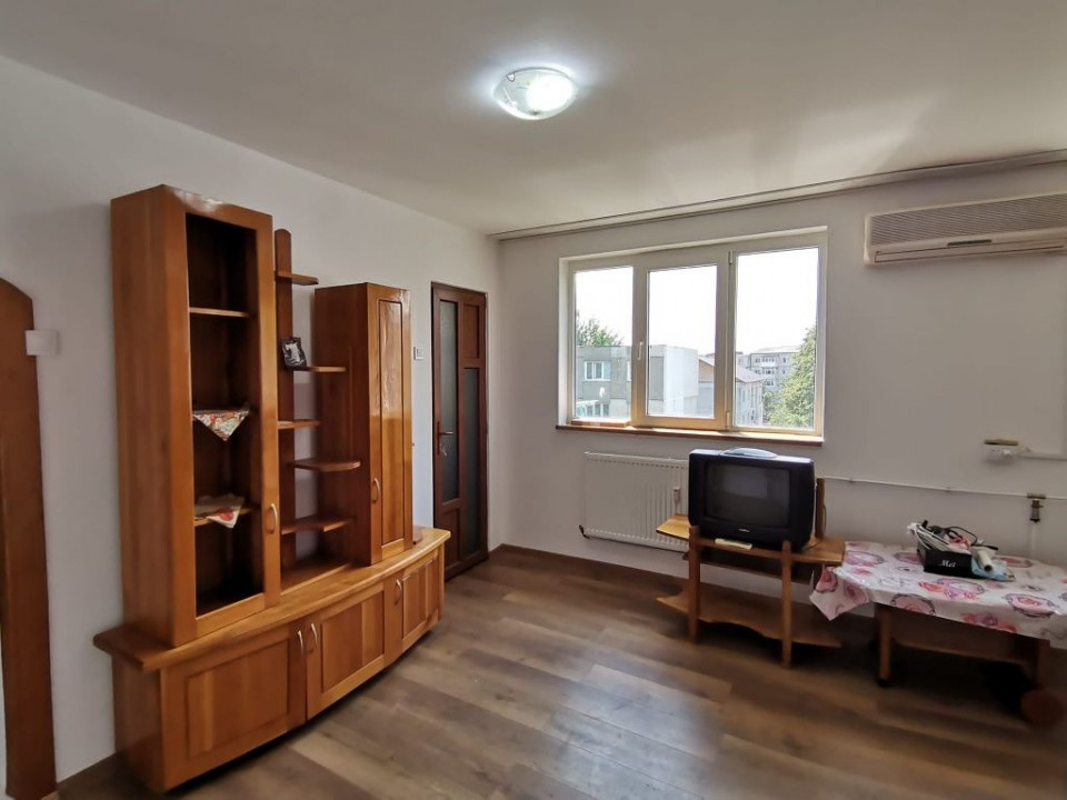 Apartament 2 camere – transformat i garsoiera, 33 mp, zona Piața Sud