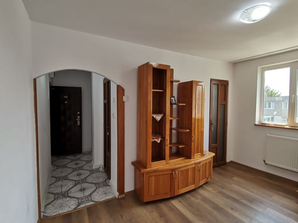 Apartament 2 camere – transformat i garsoiera, 33 mp, zona Piața Sud