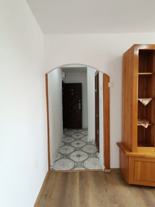 Apartament 2 camere – transformat i garsoiera, 33 mp, zona Piața Sud