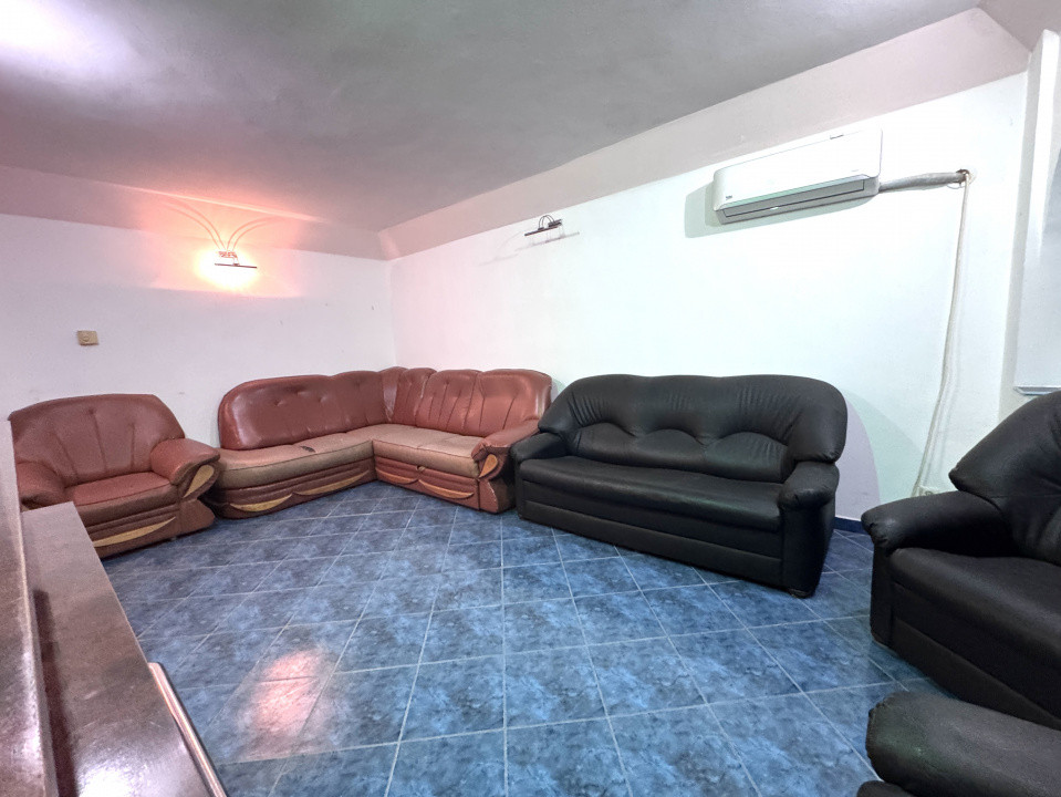 Piața Centrală, Bloc 1985, Apartament 3 cam, decomandat, 80mp, Investiție!