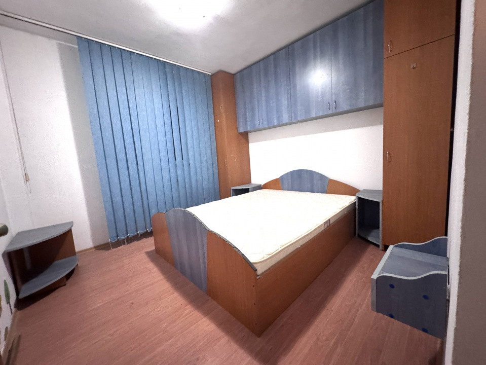 Piața Centrală, Bloc 1985, Apartament 3 cam, decomandat, 80mp, Investiție!