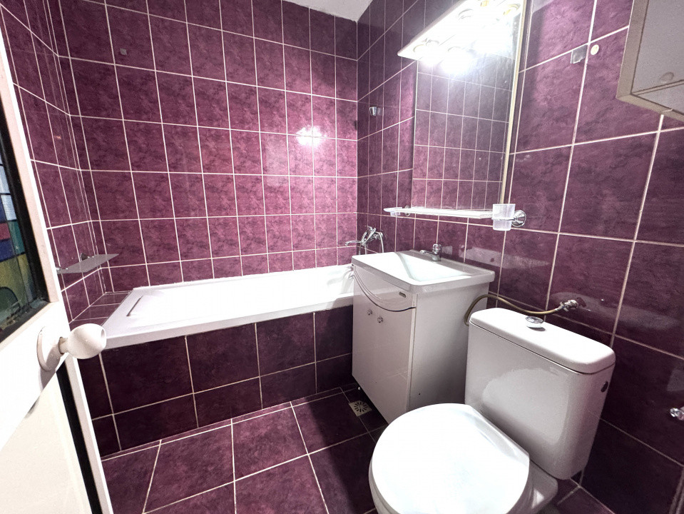 Piața Centrală, Bloc 1985, Apartament 3 cam, decomandat, 80mp, Investiție!