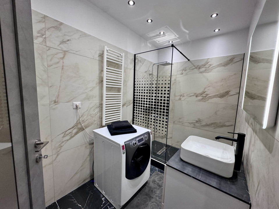 Apartament 3 camere 2 bai Balcaon Bloc nou Adama Stefan cel mare, etaj 3