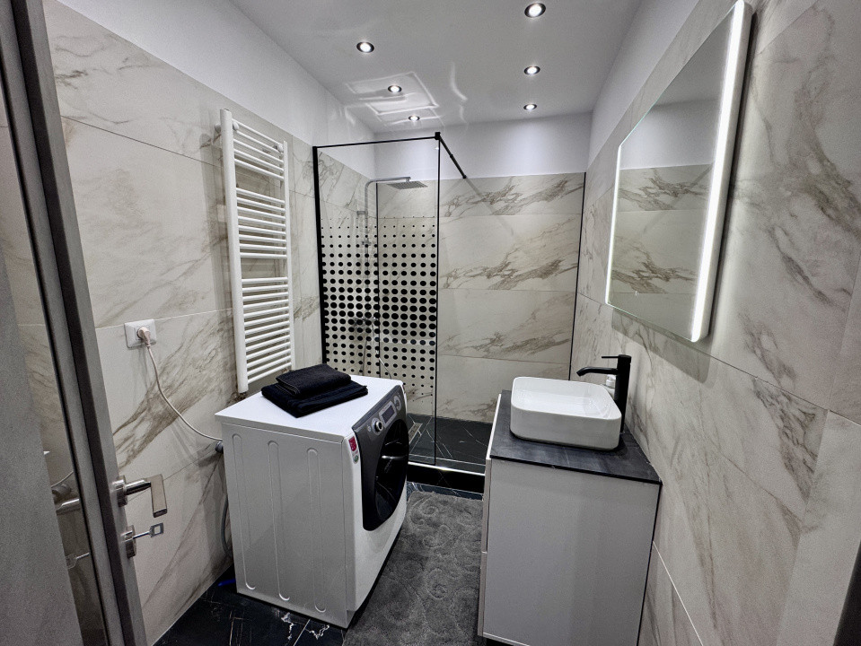 Apartament 3 camere 2 bai Balcaon Bloc nou Adama Stefan cel mare, etaj 3