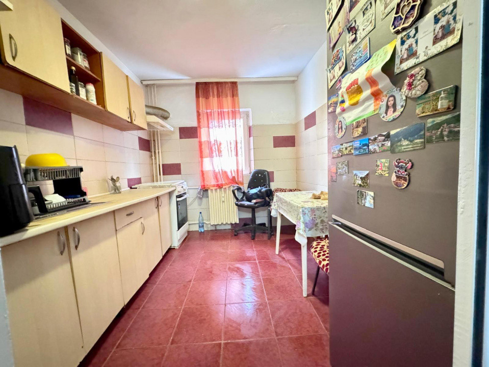 Narcisa, Apartament 2 camere semidecomandat, etaj 1, bucatarie mare