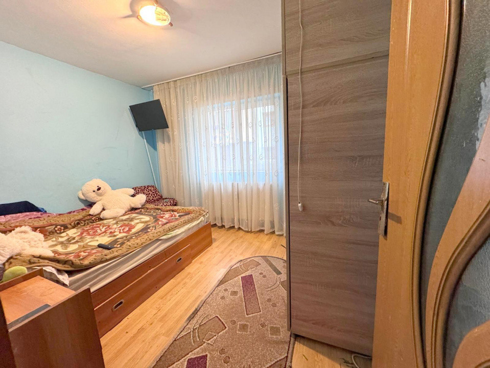 Narcisa, Apartament 2 camere semidecomandat, etaj 1, bucatarie mare