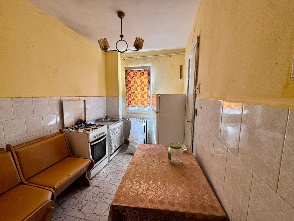 Apartament 2 camere spațios, zona Cornișa Bistriței – lângă Școala nr. 10