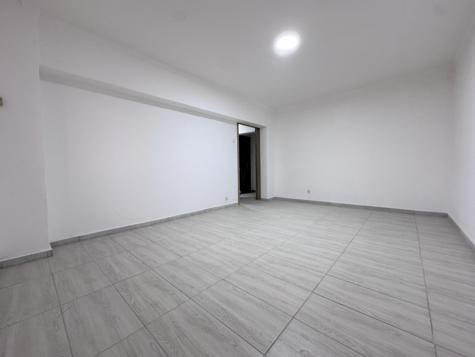 Apartament 3 camere, ultracentral – ideal birou/cabinet, lângă Piața Centrală