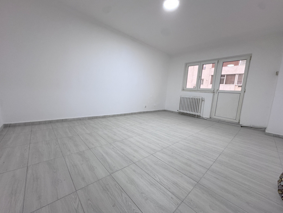 Apartament 3 camere, ultracentral – ideal birou/cabinet, lângă Piața Centrală