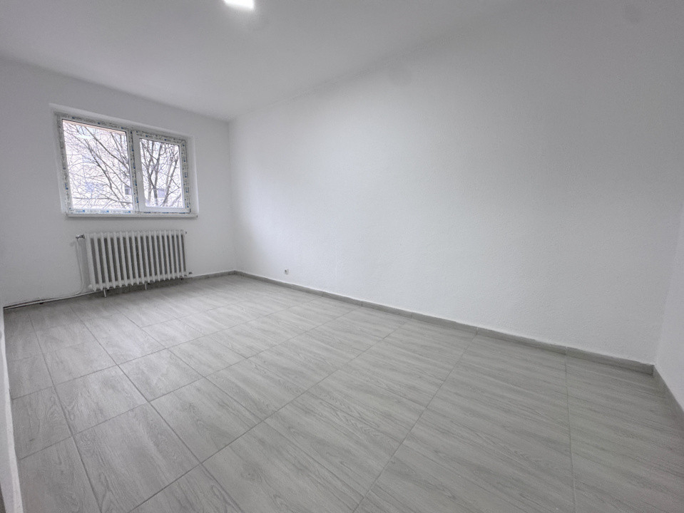 Apartament 3 camere, ultracentral – ideal birou/cabinet, lângă Piața Centrală