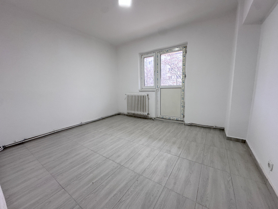 Apartament 3 camere, ultracentral – ideal birou/cabinet, lângă Piața Centrală