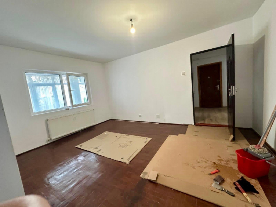 Zona Republicii, Apartament 2 camere spatios, parter + balcon, bloc 1980