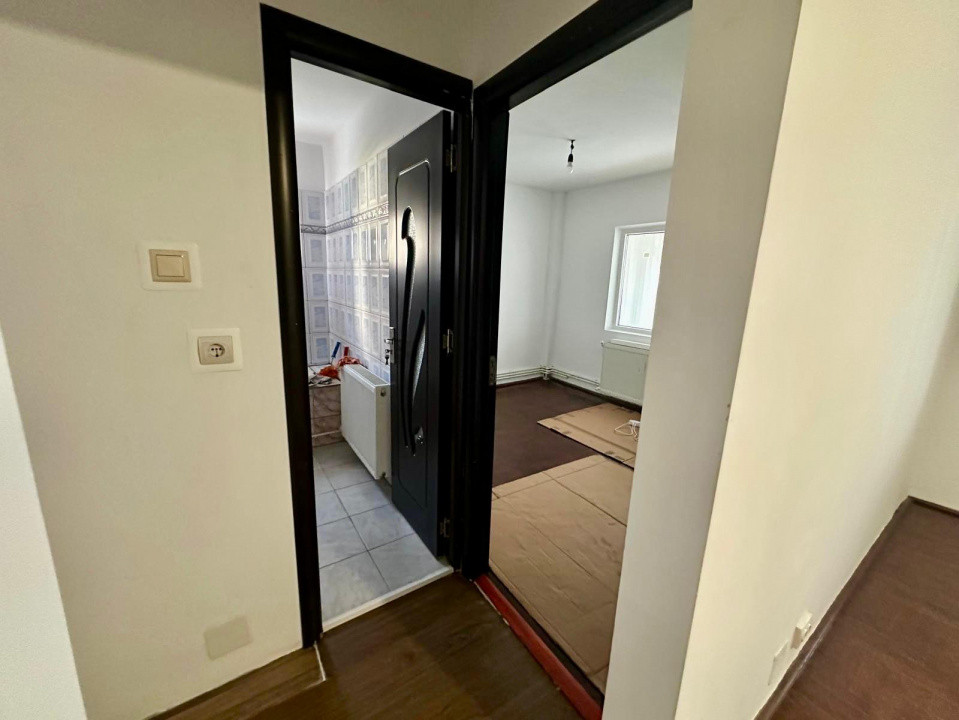 Zona Republicii, Apartament 2 camere spatios, parter + balcon, bloc 1980