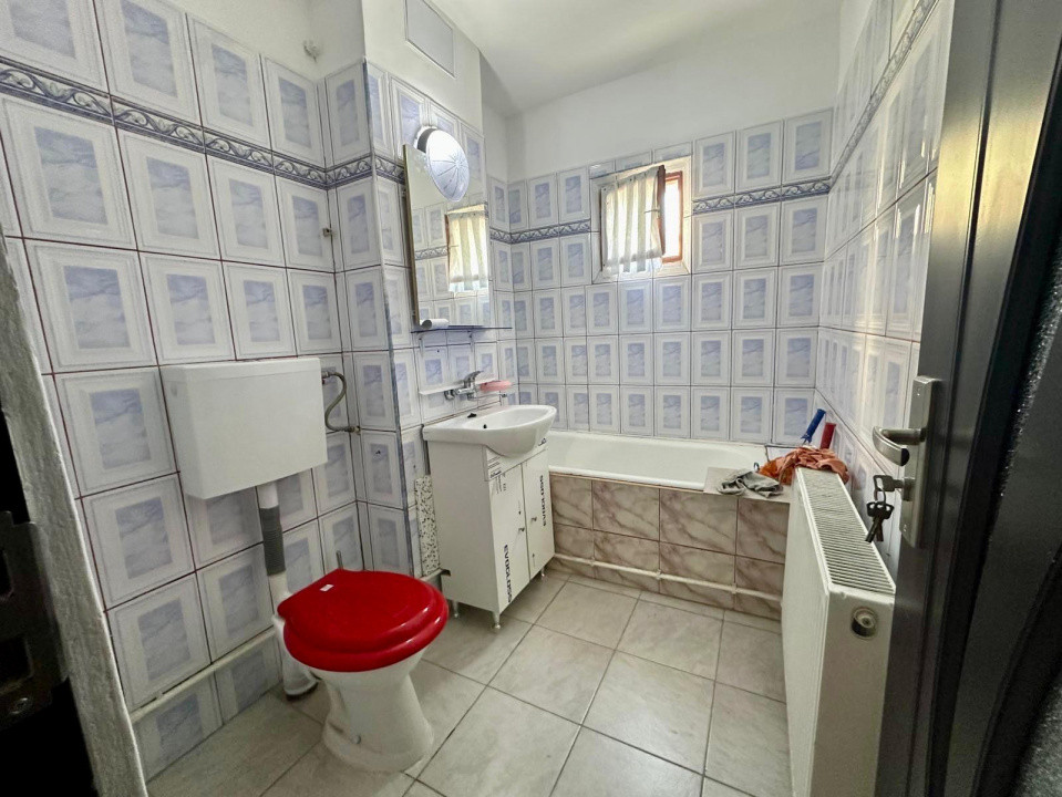 Zona Republicii, Apartament 2 camere spatios, parter + balcon, bloc 1980