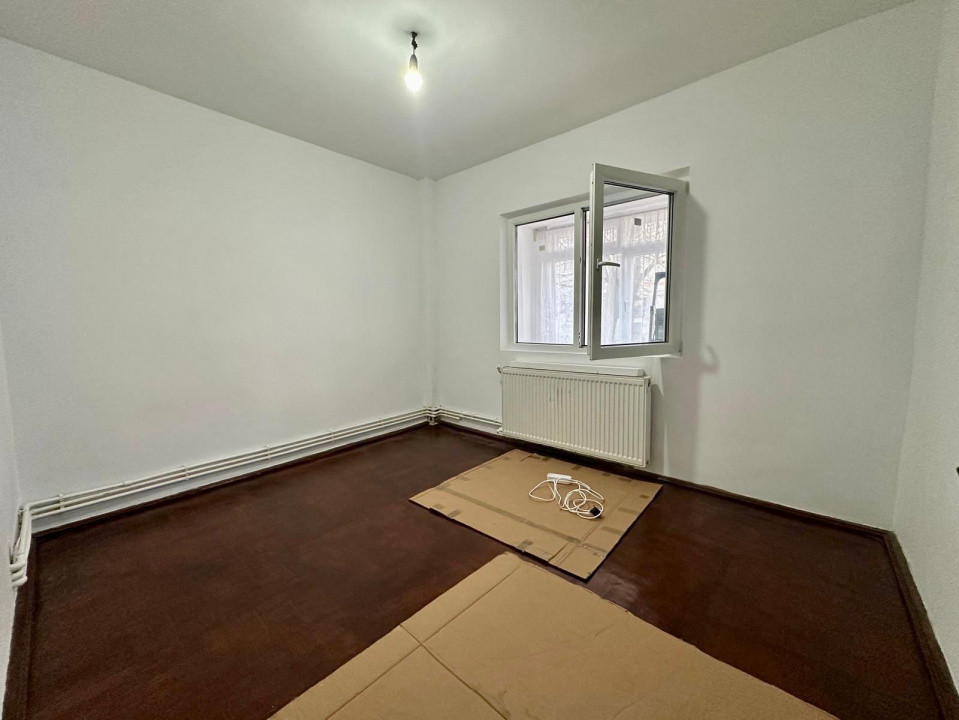 Zona Republicii, Apartament 2 camere spatios, parter + balcon, bloc 1980