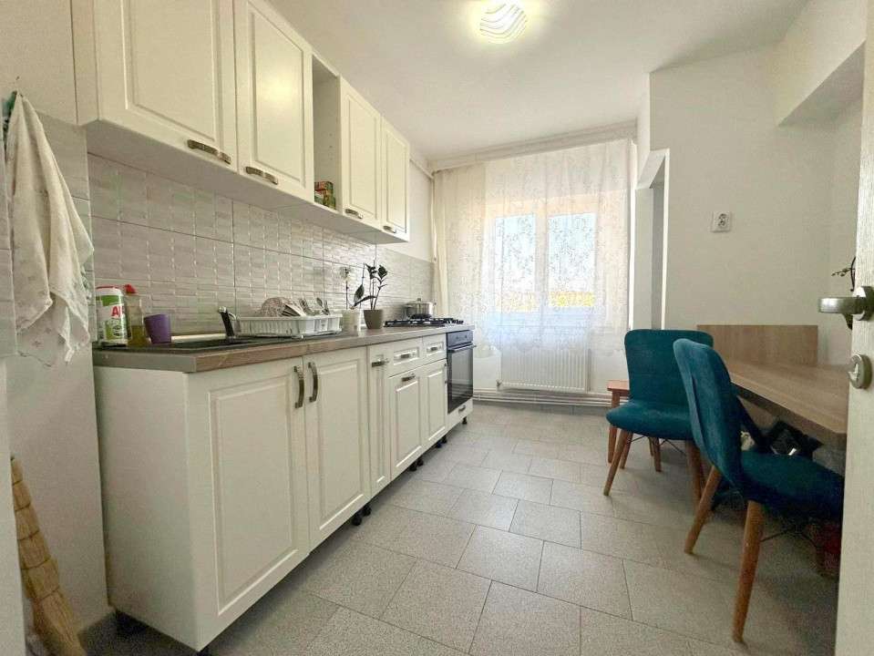 Apartament de vânzare 2 camere, decomandat, etaj 3/4, mobilat Energiei
