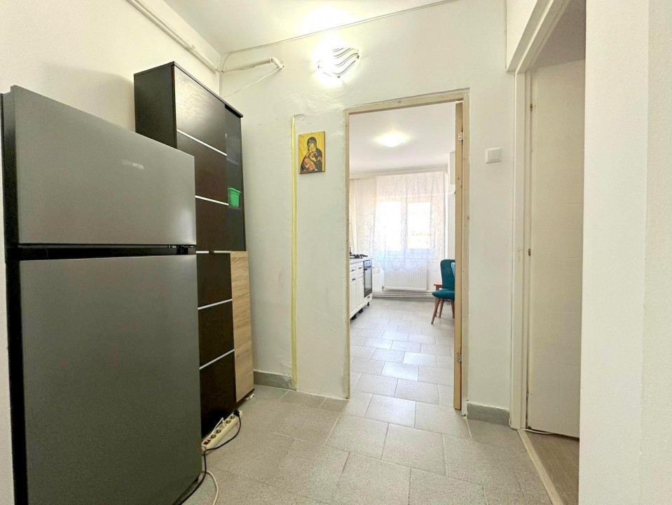 Apartament de vânzare 2 camere, decomandat, etaj 3/4, mobilat Energiei