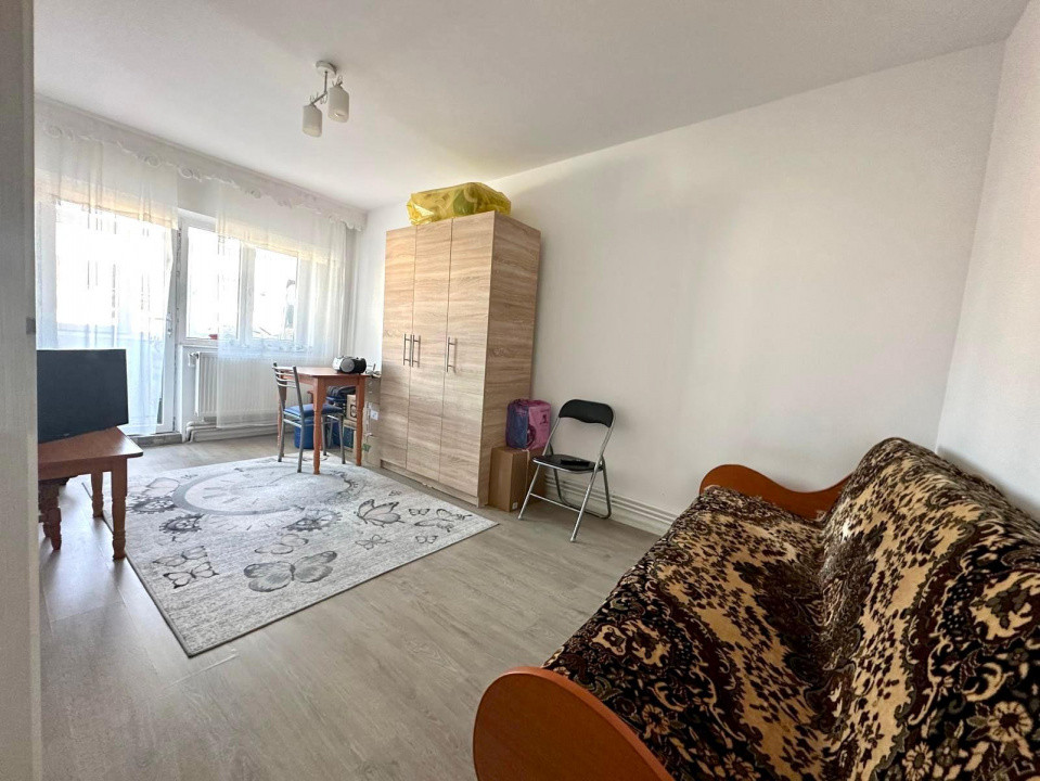 Apartament de vânzare 2 camere, decomandat, etaj 3/4, mobilat Energiei