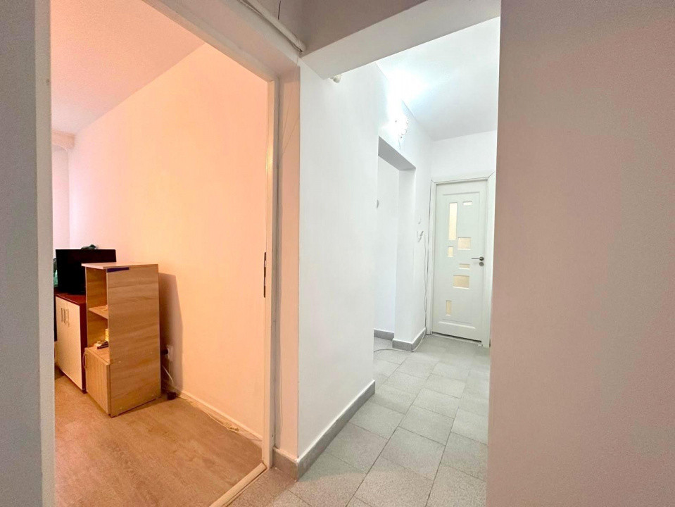 Apartament de vânzare 2 camere, decomandat, etaj 3/4, mobilat Energiei