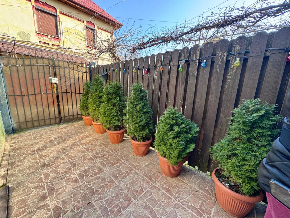 Apartament cu 3 camere la vila cu curte propre , Strada Letea Bacau